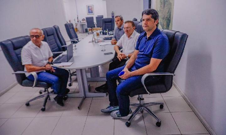 Cícero Lucena participa de reunião da FNP e transmite cargo para cumprir missão oficial na Holanda