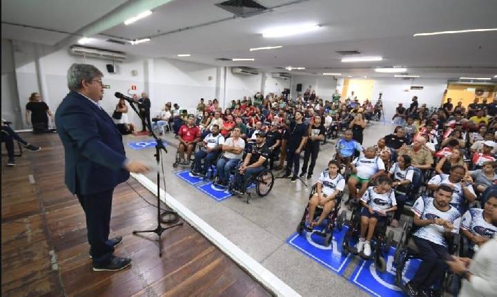 João Azevêdo contempla mais de 800 atletas, paratletas e técnicos com investimentos de R$ 7 milhões no Bolsa Esporte