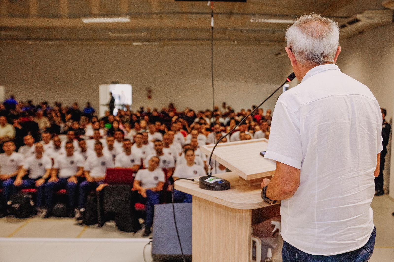Cícero Lucena abre formação de novos guardas e anuncia programa de monitoramento com tecnologia de ponta