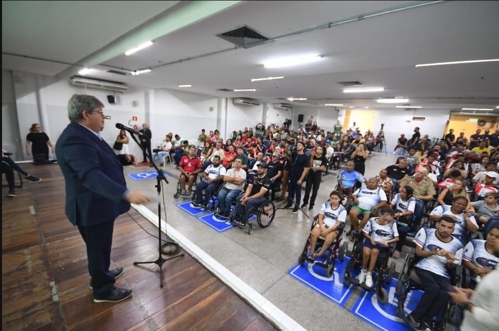 João Azevêdo contempla mais de 800 atletas, paratletas e técnicos com investimentos de R$ 7 milhões no Bolsa Esporte