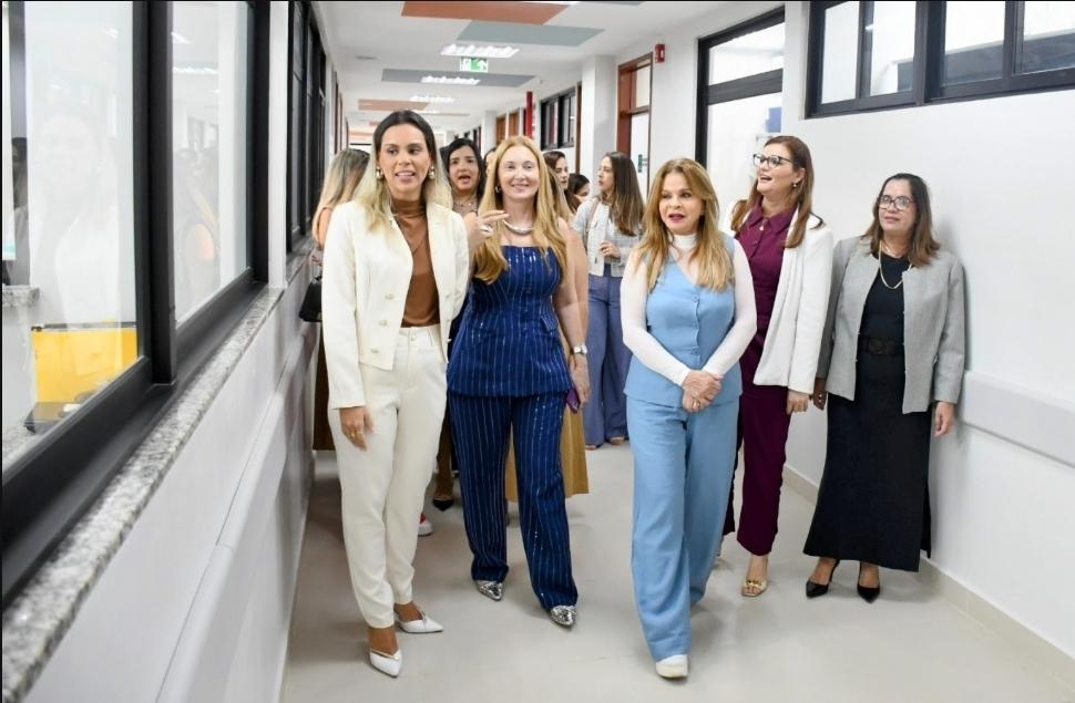 Primeira-dama participa de encontro com mulheres que colaboraram para a concretização do Hospital da Mulher