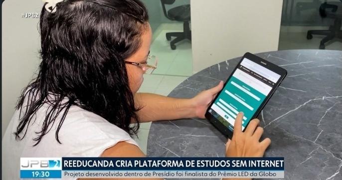 Reeducanda desenvolve plataforma de estudos para pessoas dentro do sistema prisional, em João Pessoa